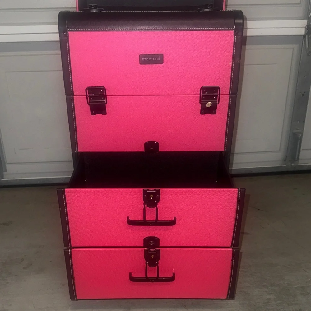 Pink Rolling Make-up Storage Trunk